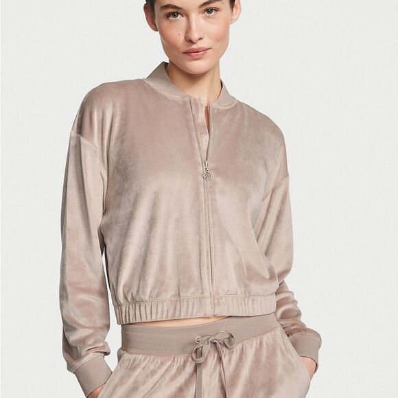 VICTORIA'S SECRET
Velour Bomber Jacket mauve size‎ XXL NWT in packaging - Picture 3 of 6